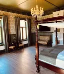Torreby Slott Hotel & Golf Hotels near Soteleden Tångevik