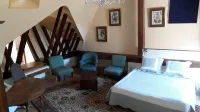 chambre d'hôtes 53 "Manoir de Rouessé" Hôtels à : Laval
