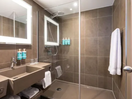 Novotel Rouen Sud Zenith Parc Expo Отели в г. Клеон