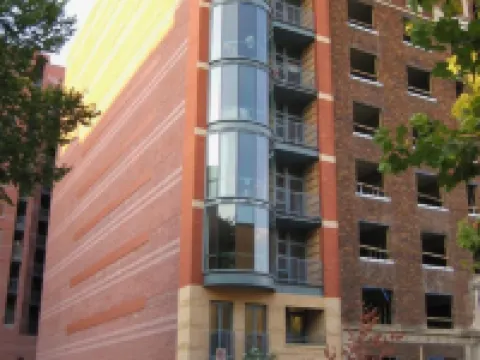 埃爾登豪華套房飯店 美國聯邦調查局總部附近的飯店