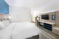 Best Western Plus Executive Residency Carlsbad Hotel