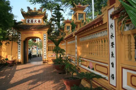 Poonsa Hanoi - The Ordinary Living
