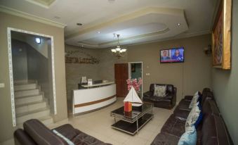 Large Cozy Room Including Free Breakfast