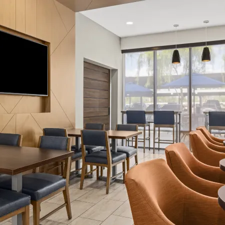 Holiday Inn Express & Suites PHOENIX WEST - TOLLESON by IHG