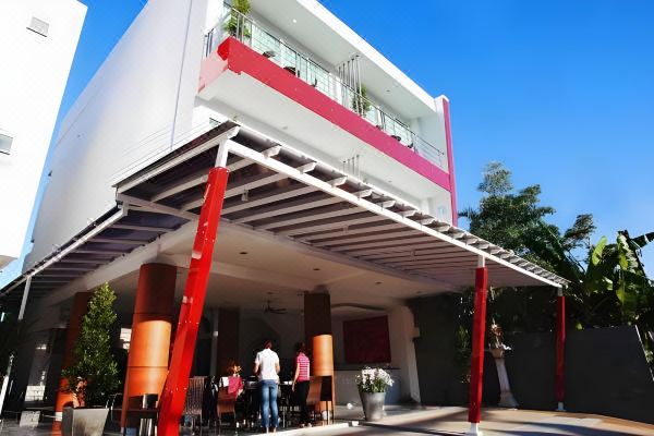 반 사바이(One World One Home Naiharn Hotel)_1
