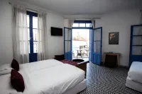 Hôtel Central - Bãi đậu xe