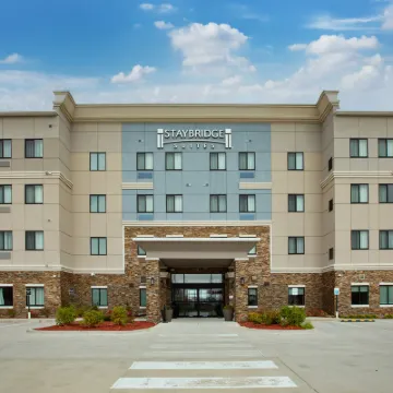 Staybridge Suites AMES by IHG Hotel dekat Auditorium Stephens