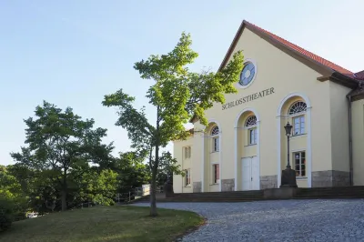 Askanier Hotels in der Nähe von Die Roseburg