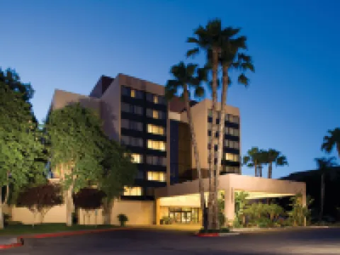 DoubleTree by Hilton Fresno Convention Center Hotels in Fresno