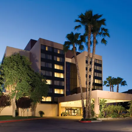 DoubleTree by Hilton Fresno Convention Center