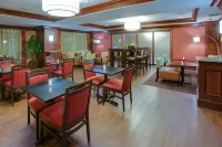 Hampton Inn Auburn - breakfast