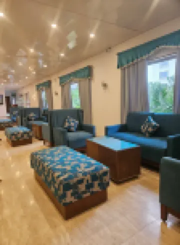 Hotel Juhu Plaza Hotels near Juhu Beach