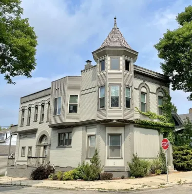 Schlitz Castle: Huge 5BR/4BA Sleeps 12 w/ Double Kitchens & Living Rooms - Balkon
