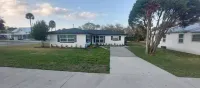 Retreat Overlooking Lake Dora!