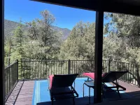 Hillside hideaway in pine mountain club