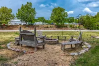 The Cowskin Cabin - Lakeview, great for fishermen, families and friends!