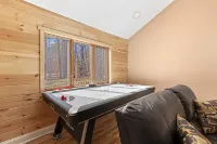 Spacious Trickey Moose Family Retreat - Woodstove, Firepit, Kayaks, Water Access