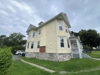 Entire Home: Central & Spacious 8Bd 2.5 BA in DT Geneva