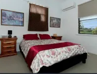Modern 2 bedroom Unit in the beautiful Scenic Rim Hotels in Lamington