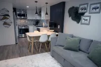 Luxury-Modern Suite /Cozy CO Vibes /Private Yard