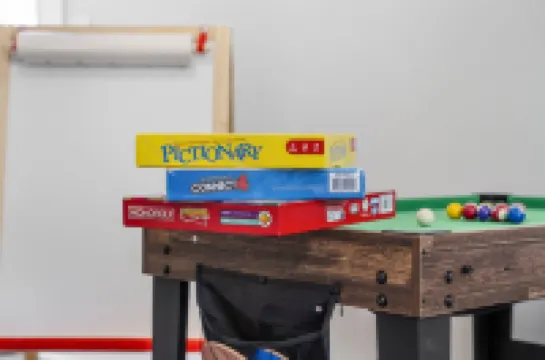 Entire Modern Home in Prime Dining & Shopping Area