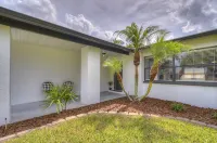 Bright & Beautiful 3/2 house close to Beaches & Fun
