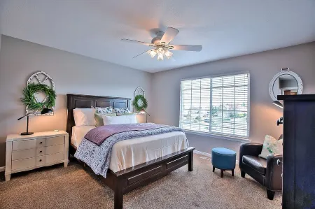 North Shore- Family and Business Retreat Отели рядом с достопримечательностью «Парк Стейджкоч Кроссинг Смол»