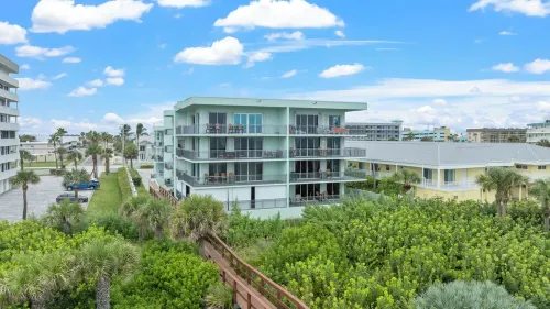 Modern Penthouse with Direct Ocean Front Views!