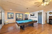 Private Mountain Home, 2miles To Ski, Hot Tub, Views, Fireplace, & Pet Friendly! - 홈스테이