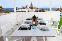 Luxury Villa with Stunning Ocean & Mountain View’s