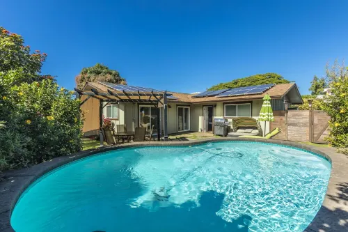 Clean Private Family Home with Pool, Oceanview, Walk to Beach, Lots of Amenities