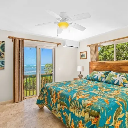 Exquisite Oceanfront Home, 4 Bedrooms, 2 Baths, Central A/C, Sleeps 8