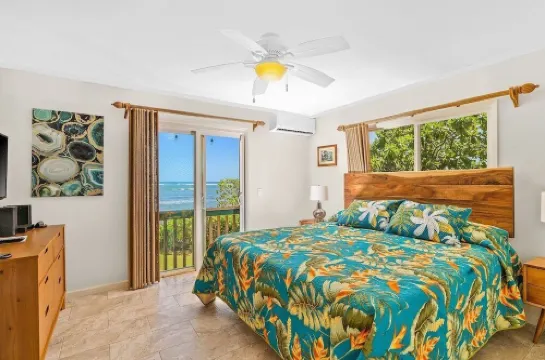 Exquisite Oceanfront Home, 4 Bedrooms, 2 Baths, Central A/C, Sleeps 8