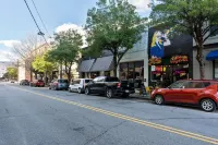 Cozy Condo Front Street Wilmington Private Balcony Walking distance