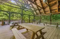 Winter Retreat! King Bed, Theater, Hot Tub, XBox