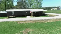 Paradise in the Pines! Your vacation destination! Hotel dekat Trail Between the Lakes: Trailhead # 2 - Yellowpine