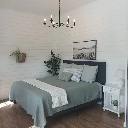 Longhorn Studio- 15 min from Glacier NP-Whitefish Mtn, and Flathead Lake!