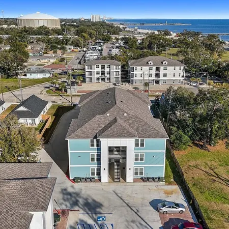 Sandy Beach 2 Bed Apt.