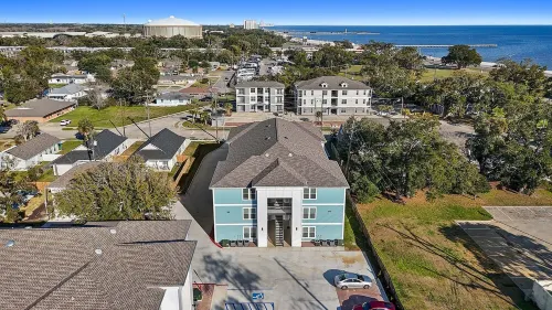 Sandy Beach 2 Bed Apt.