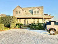 Have it all! The perfect Nantucket getaway for stunning ocean views and beaches!