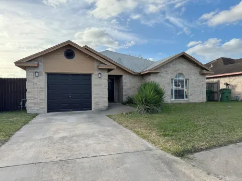 Entire 4BR 2 BA Home with Pool Near Space X , LNG & SPI