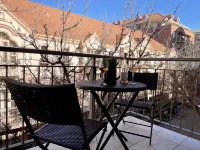 Wrens Nest City Centre Chic. 2min Walk to Restaurants, Shops & Rymill Park