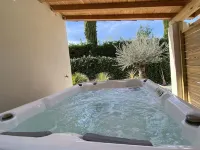 Gite Saint Christophe Hotels in Vaison-la-Romaine