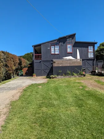 PHILLIP ISLAND Smiths BeachStunning 2br ApartmentWalk 1min Beach 5min GP Track