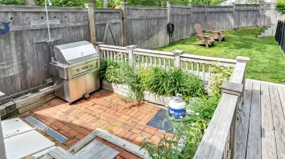 Enjoy a lovely summer retreat in Sag Harbor Village, 1 mile to Main Street