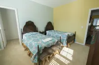 Getaway with river views - 3 bed, 2.5 bath condo on the St. Clair River, U4