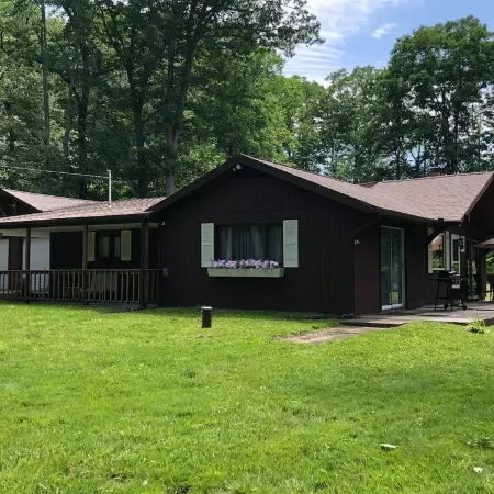 FernRockCabin- A Peaceful getaway in the Laurel Highlands of PA