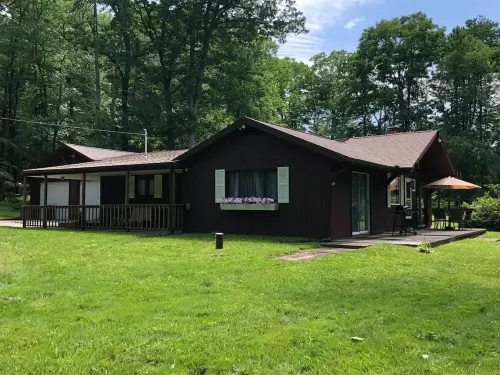 FernRockCabin- A Peaceful getaway in the Laurel Highlands of PA