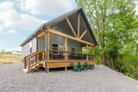 Riverfront Cabin~Firepit~Private Boat Ramp w/ river access~Dog-Friendly!