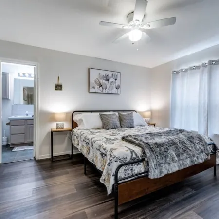 Charming 4BDRM Home / Pool & Hot Tub / Near Wineries!